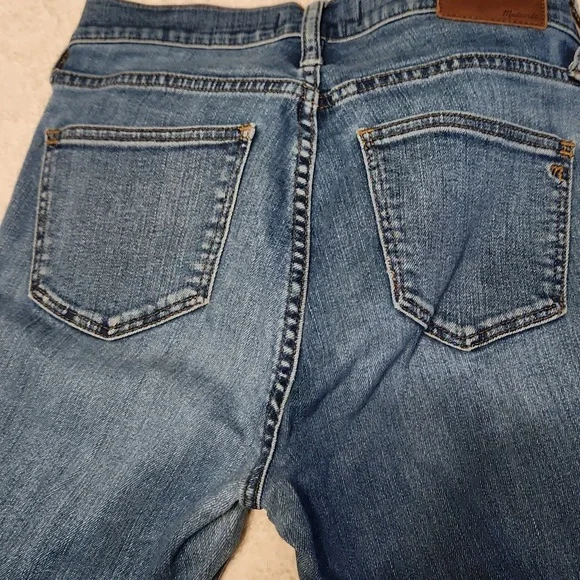 Madewell 9" High Rise Skinny Jeans 26T Distressed Hem - Picture 9 of 11